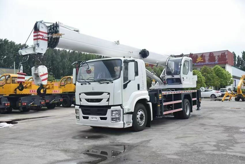 Isuzu Автокран