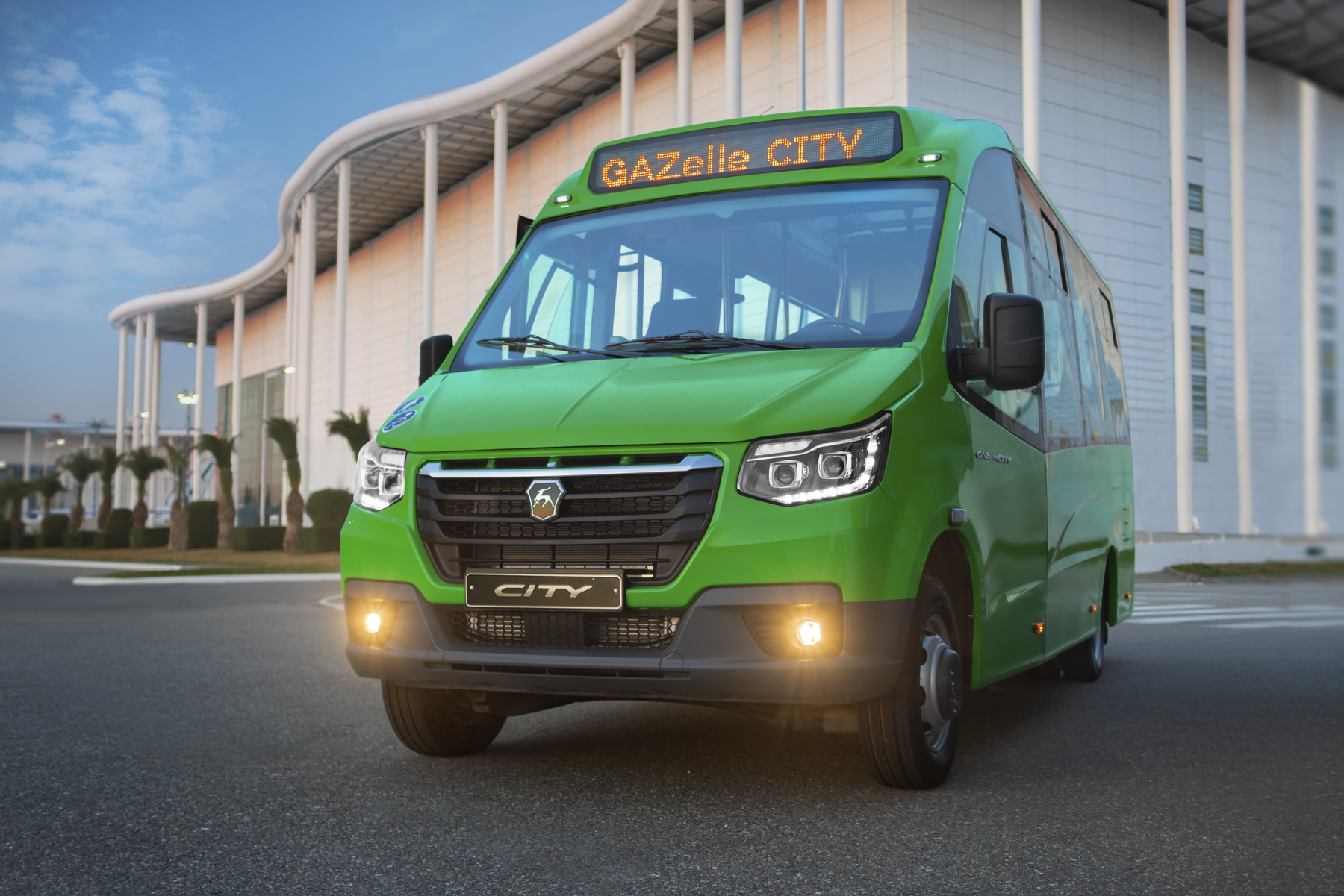 Начались продажи нового низкопольного городского микроавтобуса «ГАЗель City»