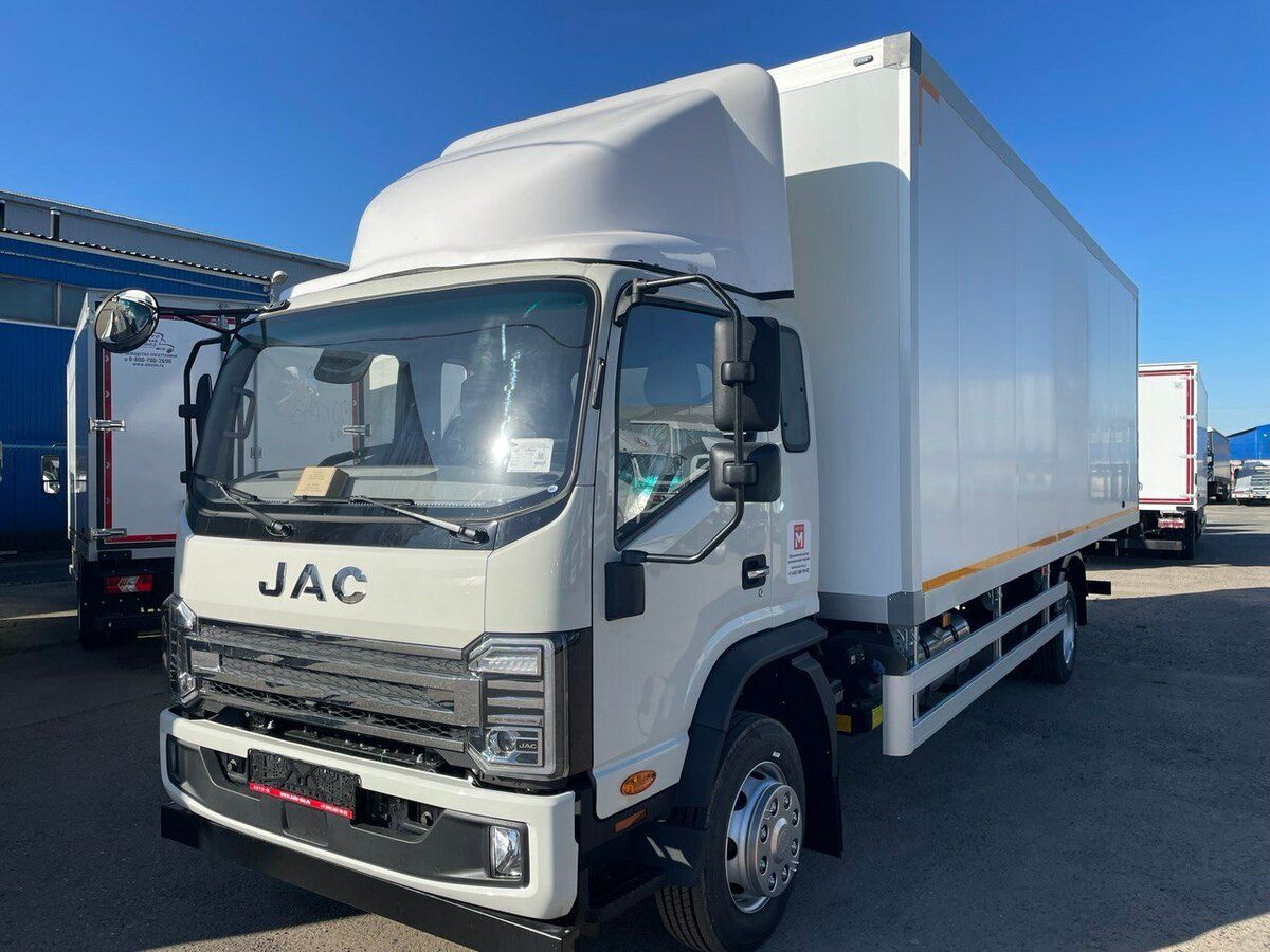JAC N120