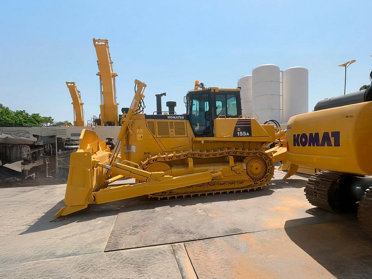 Komatsu D155