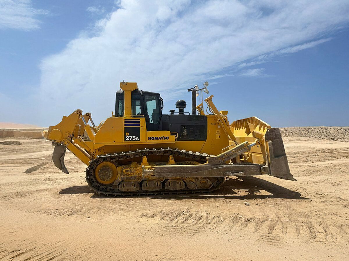 Komatsu D275