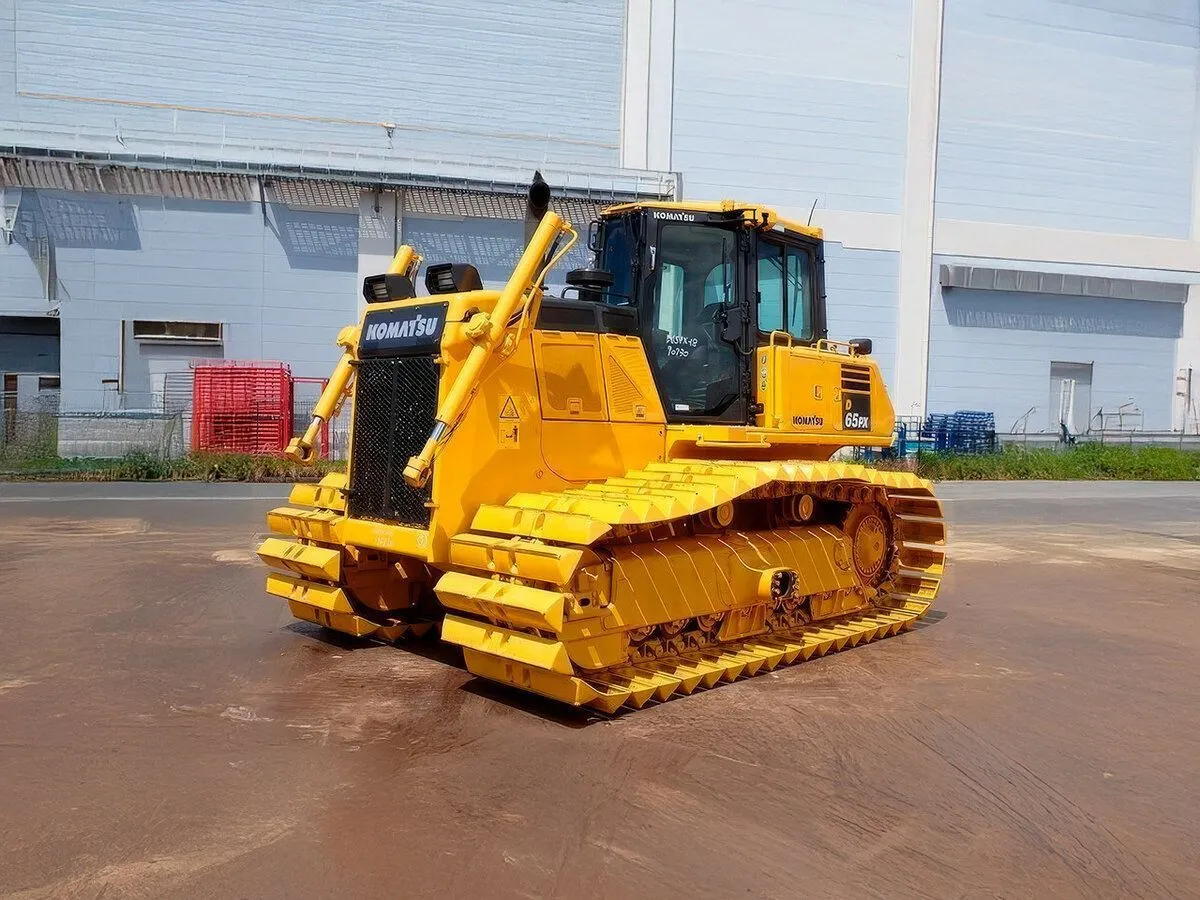 Komatsu D65
