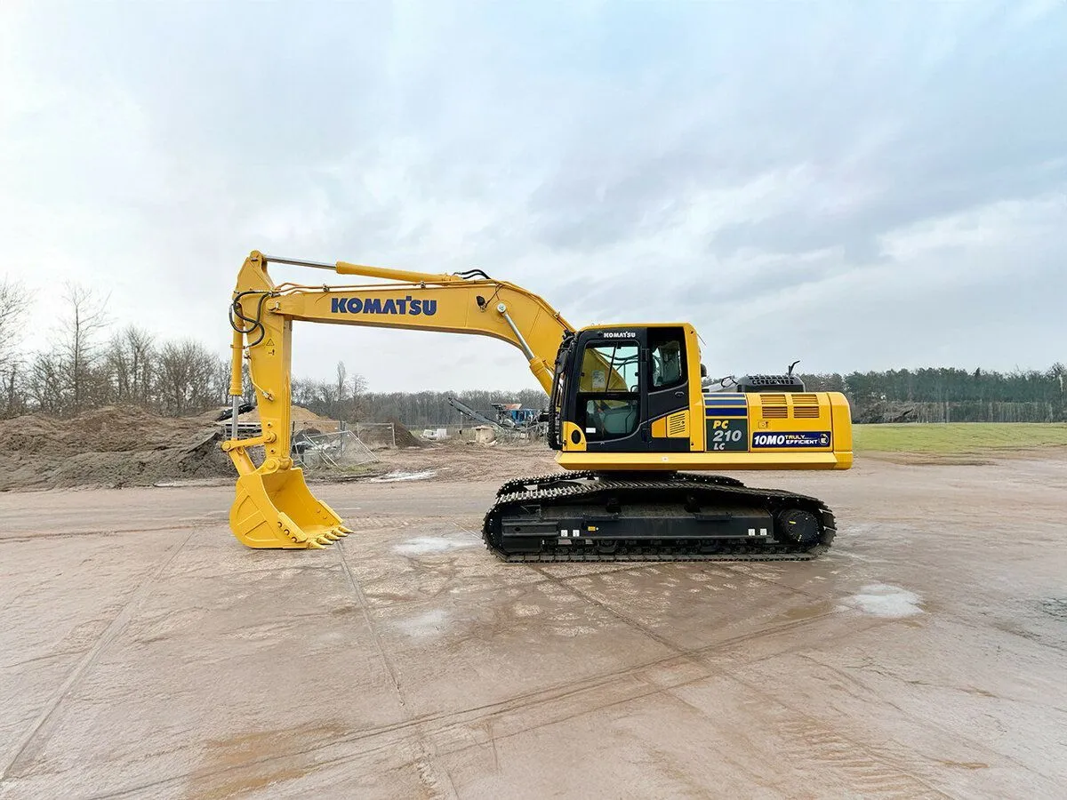 Komatsu PC210