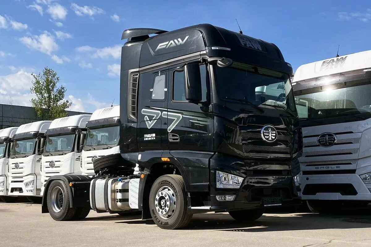 FAW J7