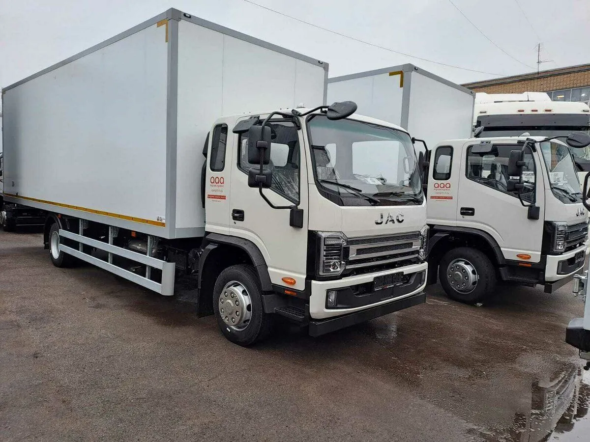 JAC N120