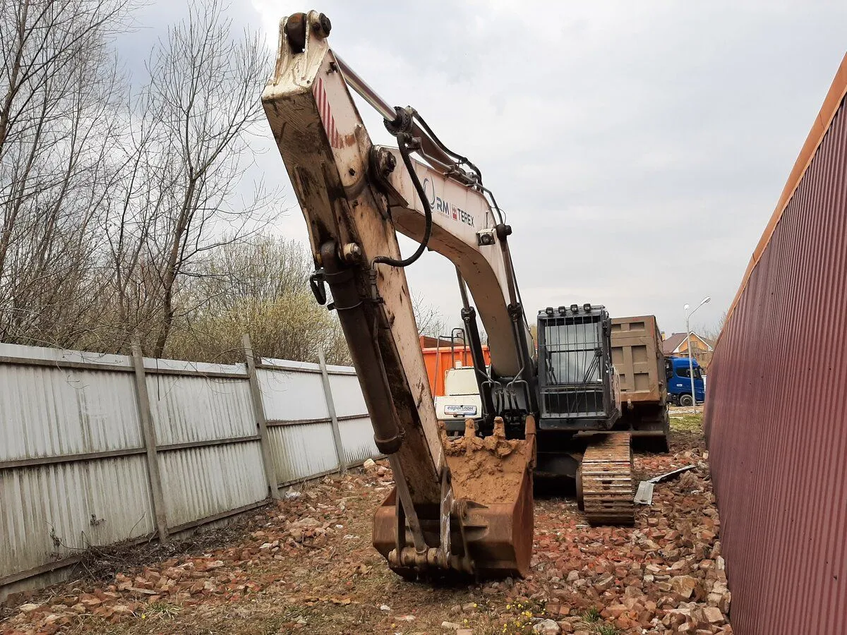 Экскаватор zoomlion ze 490. Jcb 5cx погрузчик. Самсунг экскаватор нархлари. Кейс 695 габариты. Экскаваторы в чермете.